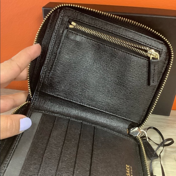 Versace Iconic Medusa Head Square Wallet - Picture 5 of 10